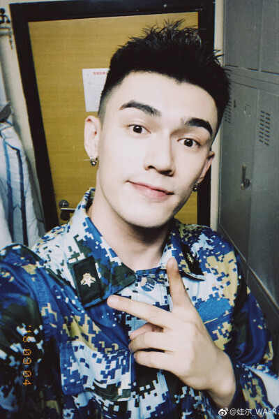 库都斯江 艾尼娃尔 娃尔 演员 壁纸