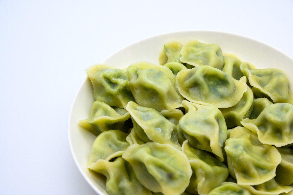 饺子 水饺 煮 熟食 煮饺子 面食 白色瓷盘 白色背景 调料 馅料 肉馅 菜馅 瓷盘 圆形 圆形瓷盘 白色 静物 概念 艺术 食品 中国 排列 特写 团圆饭 饮食 中国菜 美味 主食 春节 年夜饭 摄影 生活方式 中国文化 传统节日 庆典 健康食物 状态 塞满了的 中国元素 饮食文化 传统食物
