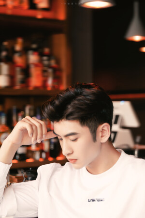 张云龙
cr•不染星与月