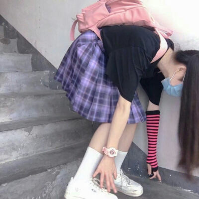 优质女头
这里江念九