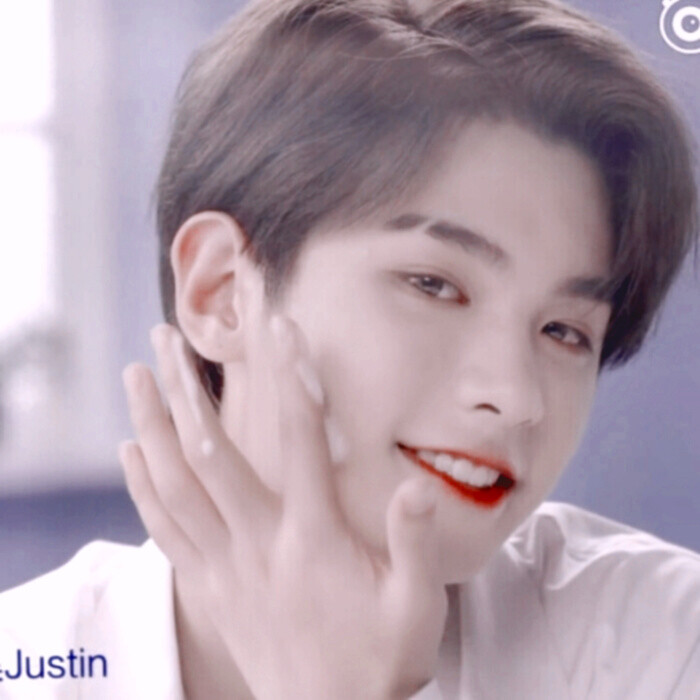 Justin黄明昊
原截鹿十七