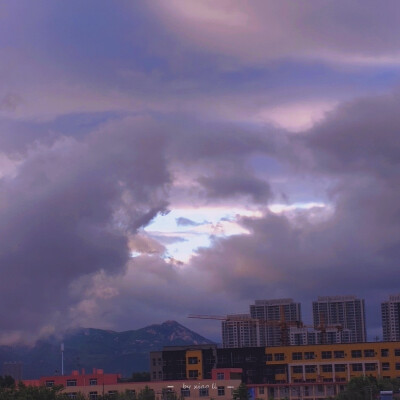 终于凑齐了九张差不多颜色的
调色太难了