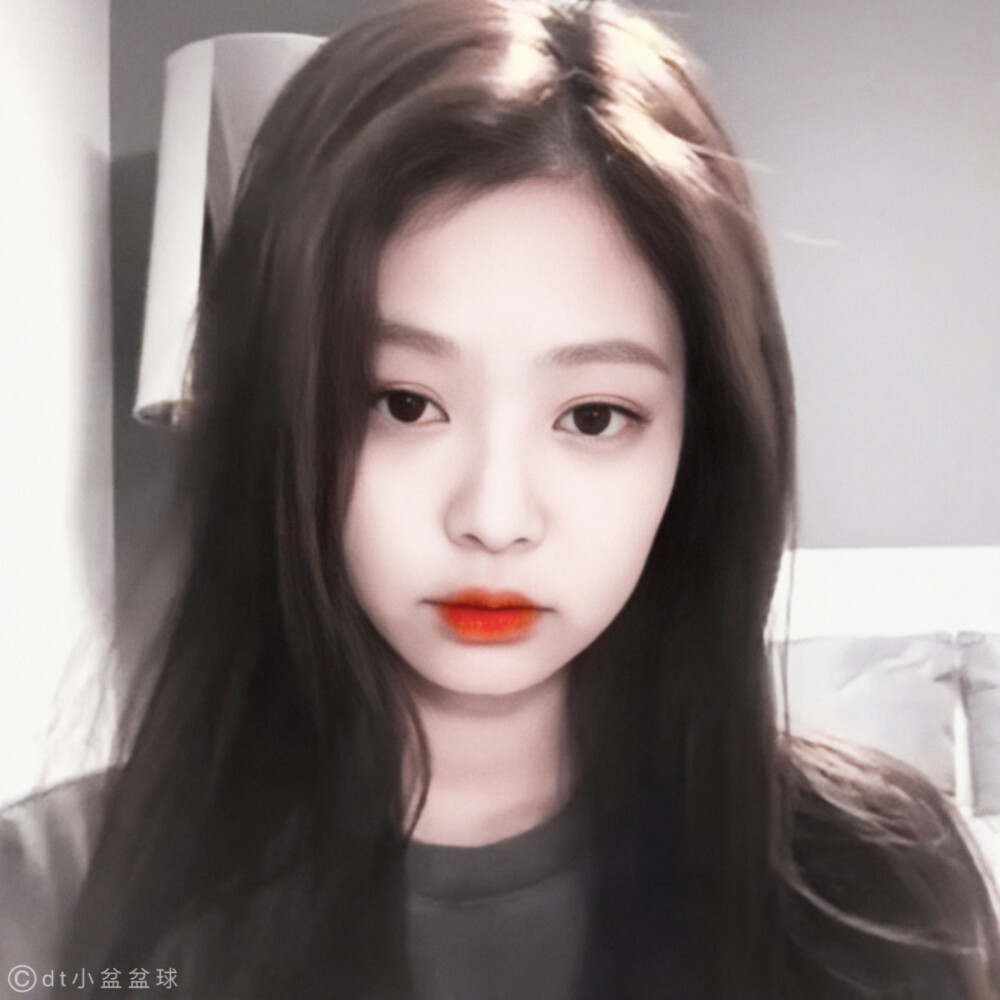 金智妮Jennie
原截对不起 我忘了是哪位美女的 时间太久了 真的很抱歉