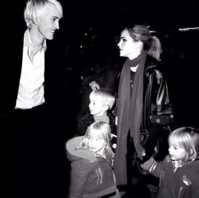 德赫 汤艾
Hermione Granger, Emma Watson; Draco Malfoy, Tom Felton