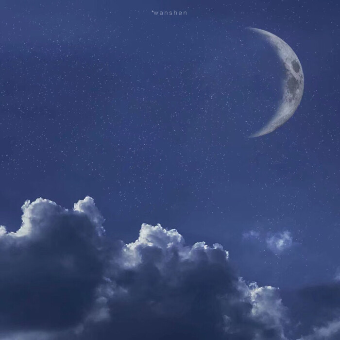 【原创】《路过有风的街口》
摘下夜晚第一颗亮着的星
熨平脚下的路
我用温热的胸口抵住向晚的风
那盏灯，昏黄
像晦涩的目光
还有多少留恋来不及带走
早已记不清
是谁在云朵下为我唱歌
谁又在我的生命里守候
一朵雪花
可以萦白整个世界
却无法在我的指尖停留
延伸的，是一个梦
用疼痛打开时钟的针
那是另一种相逢
夜色浓成了河
如织的车流穿梭在城市
而我，正路过有风的街口
文/陈宝文，笔名墨篱、云舒，河北省平泉市人，喜欢自由自在的生活，2015年开始学习写作诗歌。
#诗词#