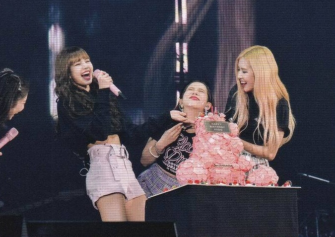 BLACKPINK 金智秀 Jennie金智妮 Rosé朴彩英 Lisa 日本巡回图册高清扫图 图源blackpink吧