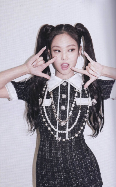 BLACKPINK Jennie金智妮 日本巡回图册高清扫图 图源blackpink吧