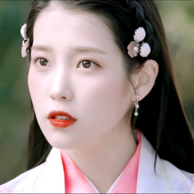 IU/解树
◎温桑