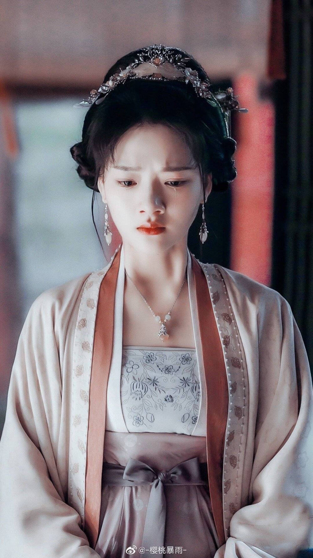 任敏×边程 怀柔 《孤城闭》 徽柔×怀吉
“你是不是觉得，爱恨嗔痴都是有罪”