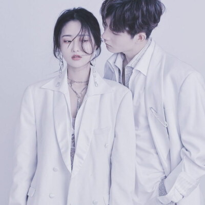 她说，彼岸无殇，一花一叶一年华，来世不见