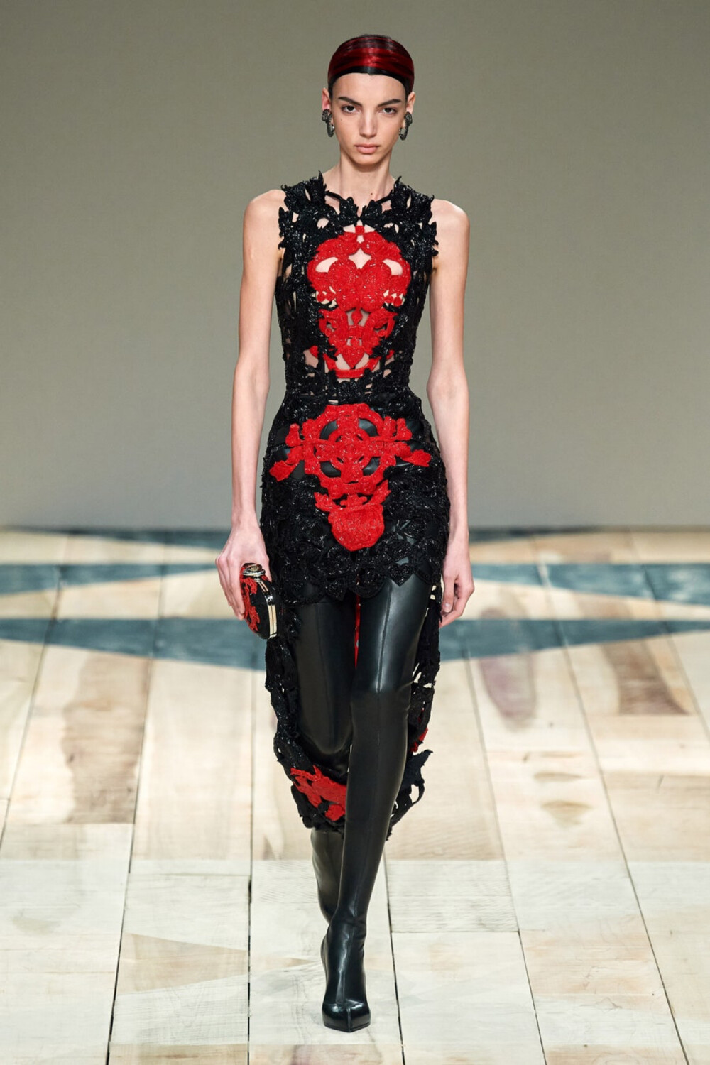 FALL 2020 READY-TO-WEAR
Alexander McQueen