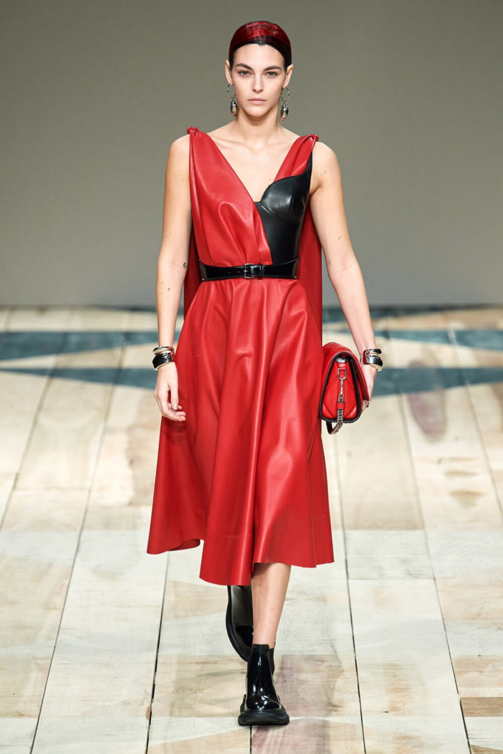 FALL 2020 READY-TO-WEAR
Alexander McQueen