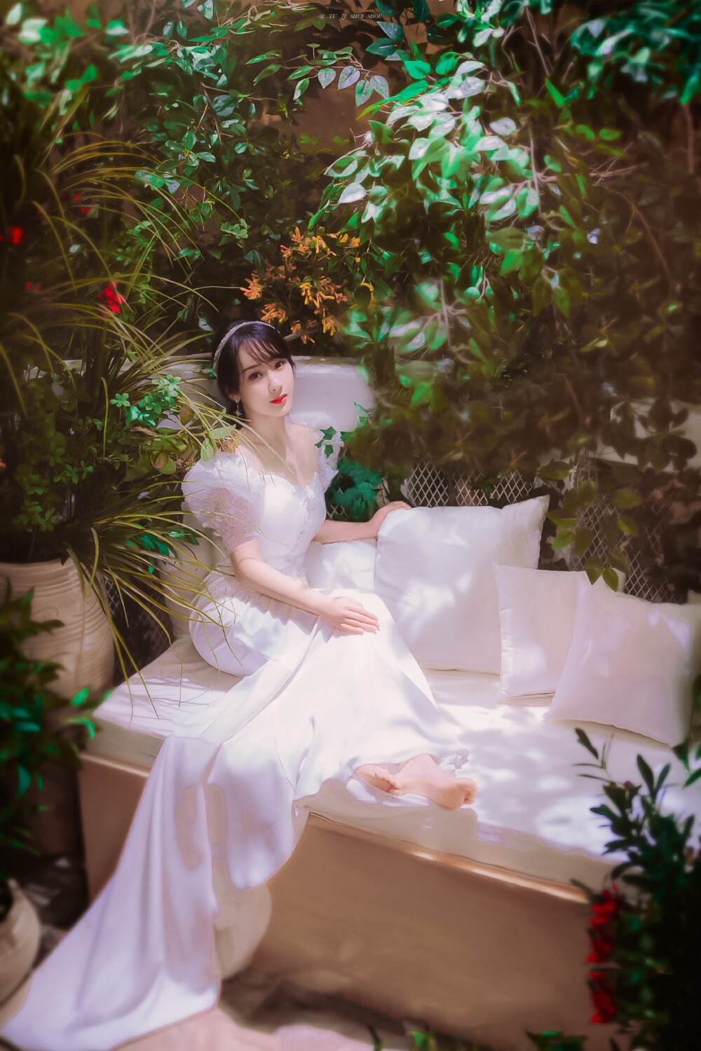 杨紫|韩国艺匠代言|婚纱款款，古典优雅，公主嫁到cr水印侵删