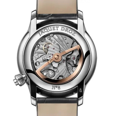 雅克德罗(Jaquet Droz)2020新款 偏心大秒针计时码表J007830270（表底）
搭载Jaquet Droz 26M5R自动机芯，单按钮计时，18K红金摆陀，动力约40小时。