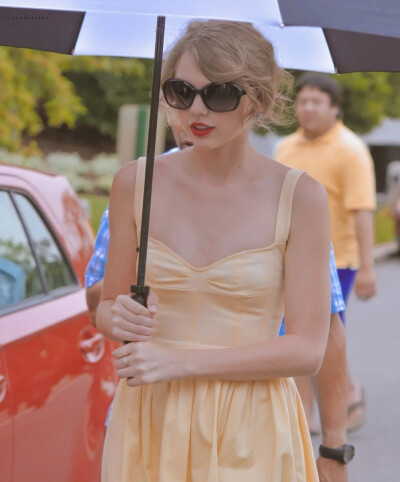 Taylor Swift we love her