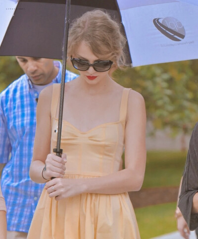 Taylor Swift we love her