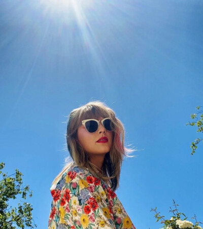 Taylor Swift we love her