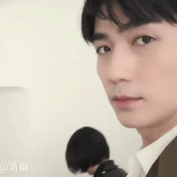 居一龙gif