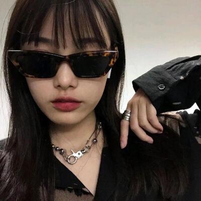 女头 拿图dd. dt顾玖玖/