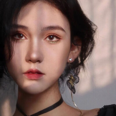 女头 拿图dd. dt顾玖玖/
