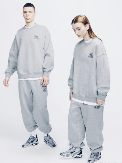 Nike×Stussy联名限定系列套装
Stussy和Nike再度联手 开出全新联名系列 梨泰院男主朴叙俊 泫雅男朋友dawn等明星 各大潮牌博主纷纷上身是当前最流行的时尚潮品之一 斩男撩女 个性十足 喜欢私聊找我。