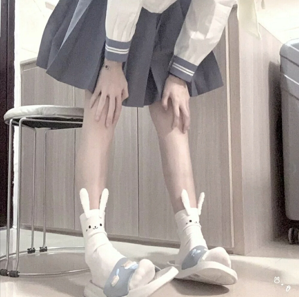 优质女头
江念九