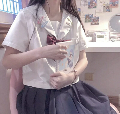 优质女头
江念九