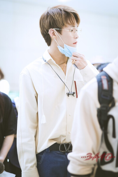 岳岳（岳明辉）