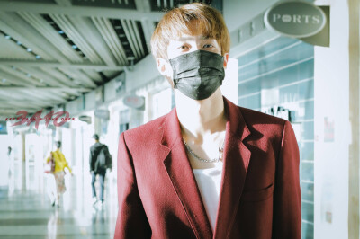 岳岳（岳明辉）