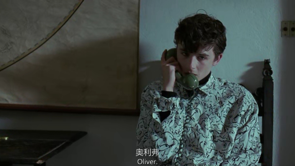 《Call me by you name》
请以你的名字呼唤我
电影中让我最印象深刻和最爱的台词是请以你的名字呼唤我，我将以你的名字呼唤。
整部电影给我一种在意大利过夏天的感觉，每当听到主题曲的时候，就会感觉意大利的夏天来了。
看了这么一直没缓过来，这种欲得又失的感觉真的很不好，每当想起的时候，就感觉自己经历的一遍。