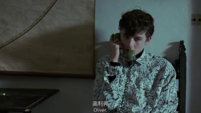 《Call me by you name》
请以你的名字呼唤我
电影中让我最印象深刻和最爱的台词是请以你的名字呼唤我，我将以你的名字呼唤。
整部电影给我一种在意大利过夏天的感觉，每当听到主题曲的时候，就会感觉意大利的夏天来…