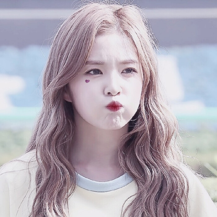 红贝贝艾琳裴珠泫