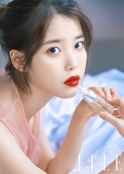 ▷李知恩IU
Magazine Elle Korea