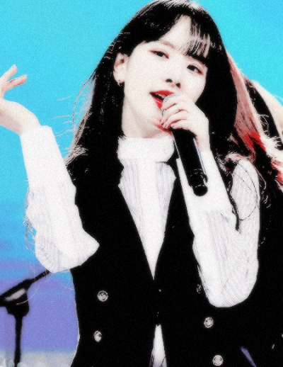 金炫延 抱图看简介