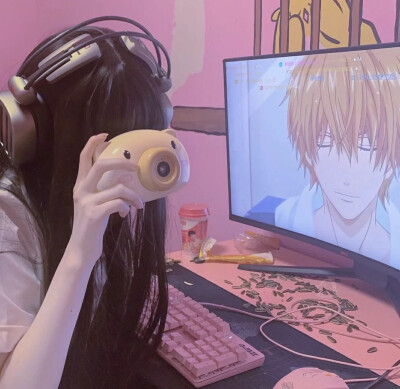 优质女头
江念九