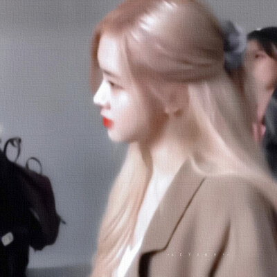 Rosé朴彩英
“我的玫瑰与枪.随时为Rosé女士待命” “ᵐʸ ʳᵒˢᵉˢ ᵃⁿᵈ ᵍᵘⁿˢ, ˢᵗᵃⁿᵈ ᵇʸ ᶠᵒʳ ᴹˢ. ᴿᵒˢé.”