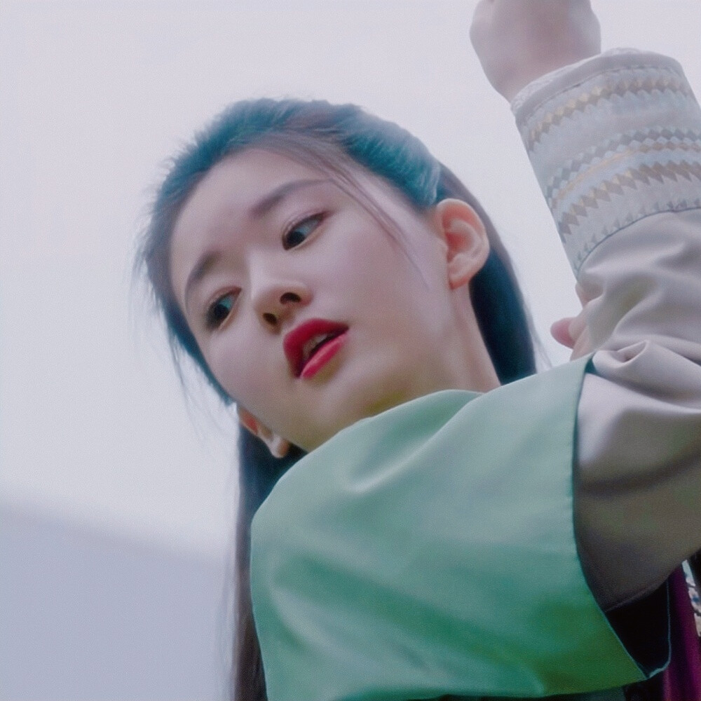 ：传闻中的陈芊芊
赵露思
禁二改，二传注明银河诗集