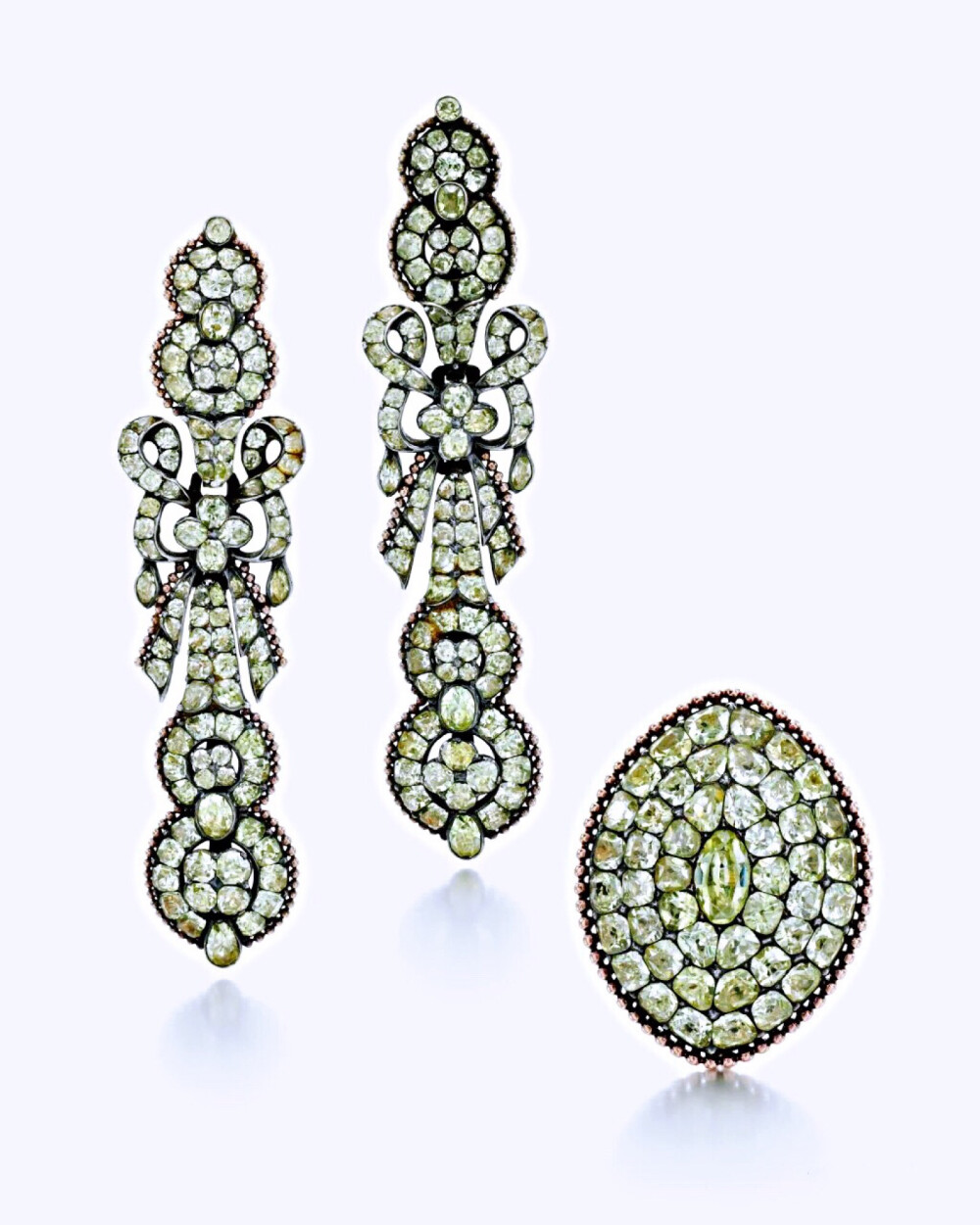 金绿宝石耳环及戒指套装
18世纪下半叶