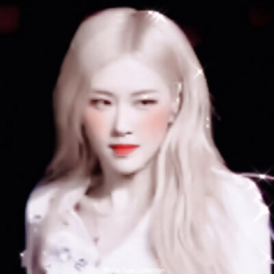 我特喵的眼睁睁的看着我的粉丝从94掉到92(￣┰￣*)
原截 _ 遐想夢
rosé_朴彩英