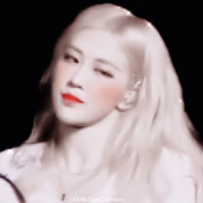 我特喵的眼睁睁的看着我的粉丝从94掉到92(￣┰￣*)
原截 _ 遐想夢
rosé_朴彩英