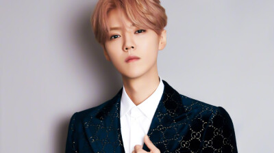 鹿晗<橙光素材> 使用图二转标注明:顾酒黎
禁止二改盗图 自调色