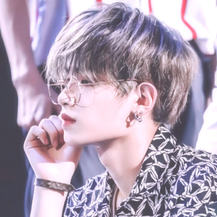 嗨，你好，你说很高兴我能够遇见你