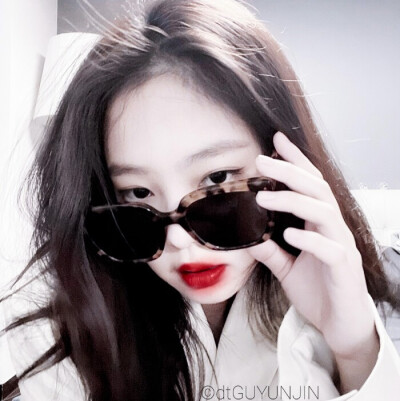 金智妮.
二传注明©顾云槿./宋伊娮.
ps.这轻颜识别不了唇我就拿笔刷直接画的哈哈哈哈画了两张真的有点过于明显，还有就是我感觉打底滤镜也挺好康的发在评论。