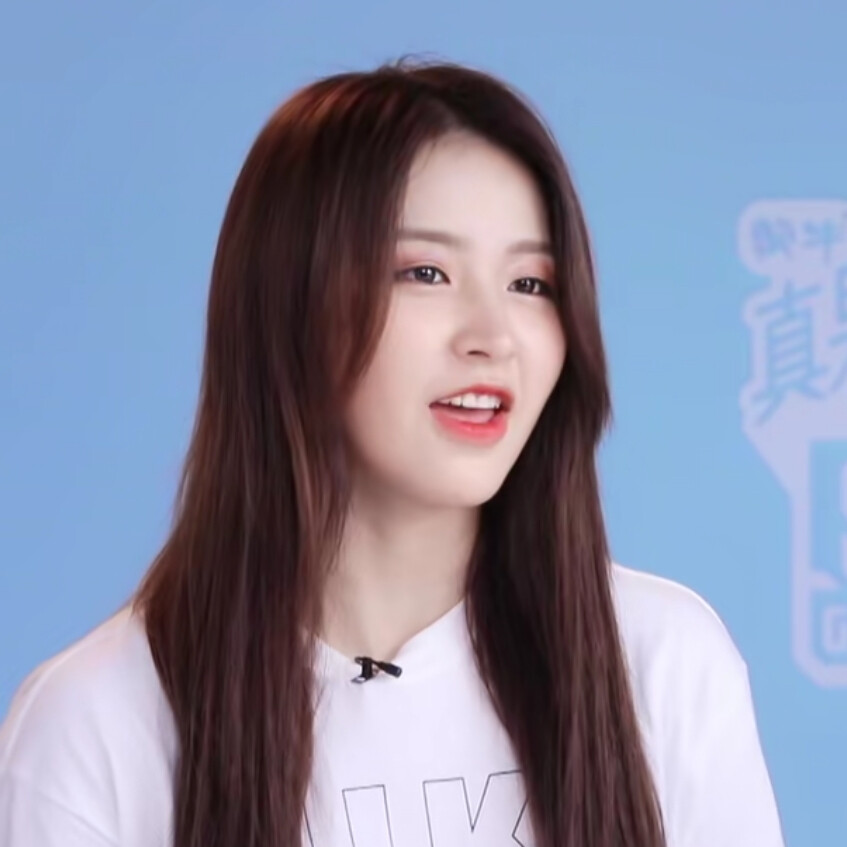 青春有你2 金子涵
“是金子总会发光”
“是金子涵一定会发光”
自截可二改 看简介