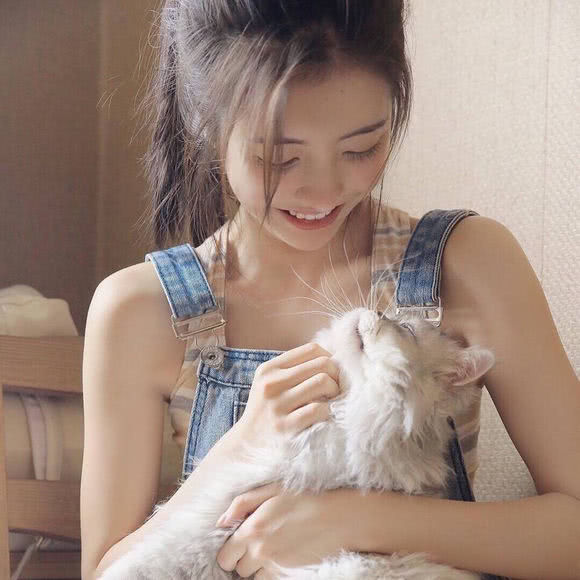 今天的猫系女友我爱辽/猫系女生头像