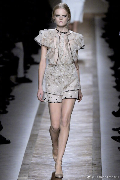 | Valentino SS 2011 ​|