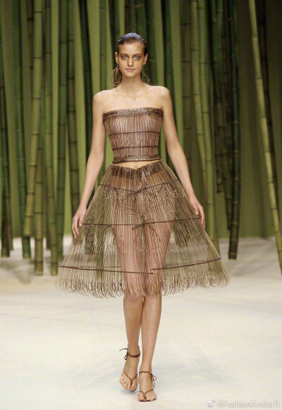 | Issey Miyake S/S 2006 |