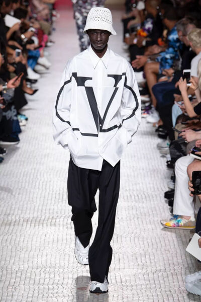 Valentino
Spring 2019 Menswear Collection
