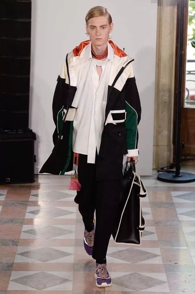 Valentino
Spring 2019 Menswear Collection
