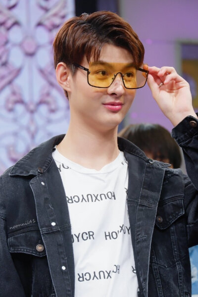 我们家崽崽❤️❤️❤️
黄明明saintsup